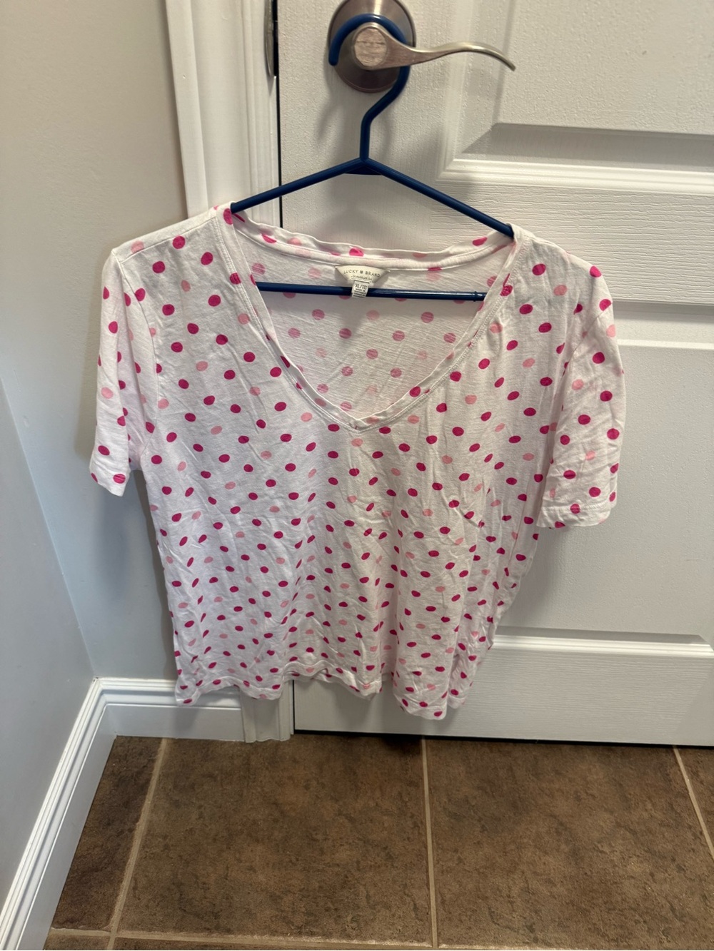 Lucky brand Everyday V-Neck Polka Dot Tee - White with Pink Dots